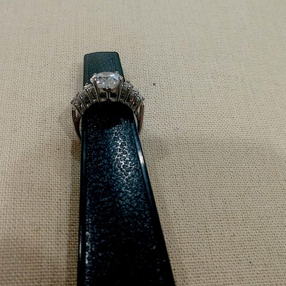 Beautiful Designed Simulated Diamond & Silver Ring.  Size 8 - Picture 7 of 8